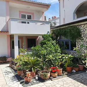 apartmani-kurjakovic-punat.primorje-gorskikotar.com/
