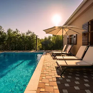apartman-nino-pula.in-istria.net/